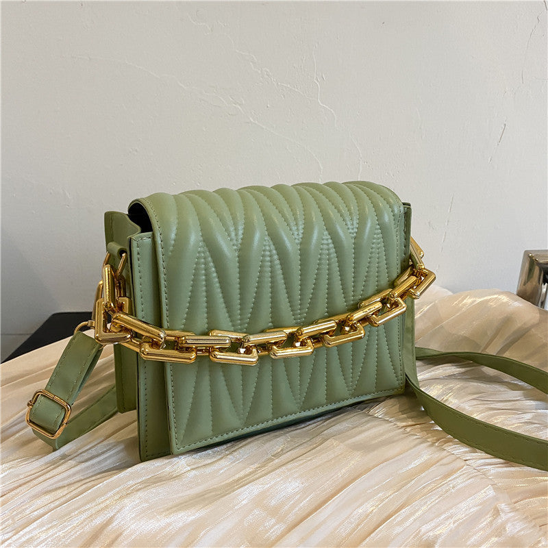 Textured Diamond Chain One-shoulder Messenger Bag